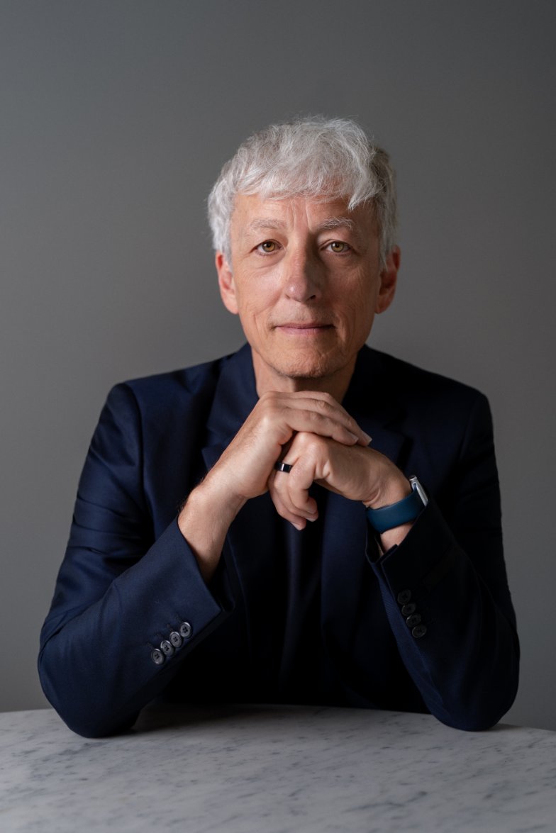 ALGORITMI, POTERE  E DISINFORMAZIONE: IL LATO OSCURO DELLA RETE